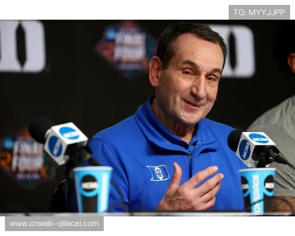 周鲁男执教澳门黑熊，校园教练转型职业引关注