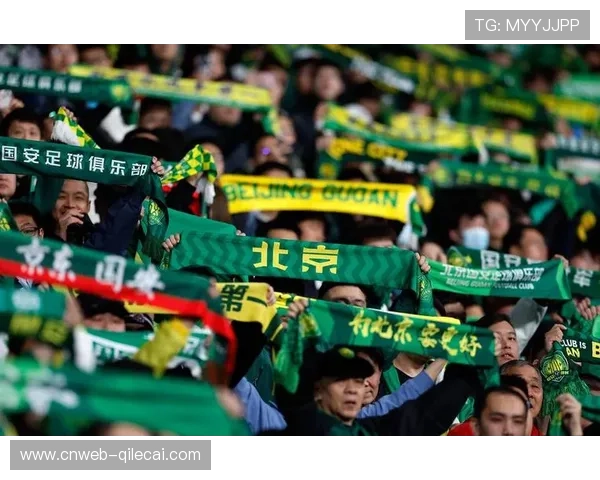 国安主场球迷高歌送别梅州，保级队球迷泪洒工体